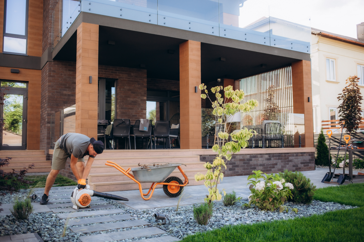 entretenir espaces extérieurs